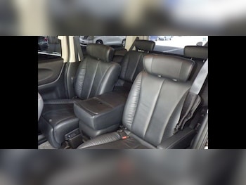 Used Nissan Elgrand 2010 for sale - 76498944: Photo