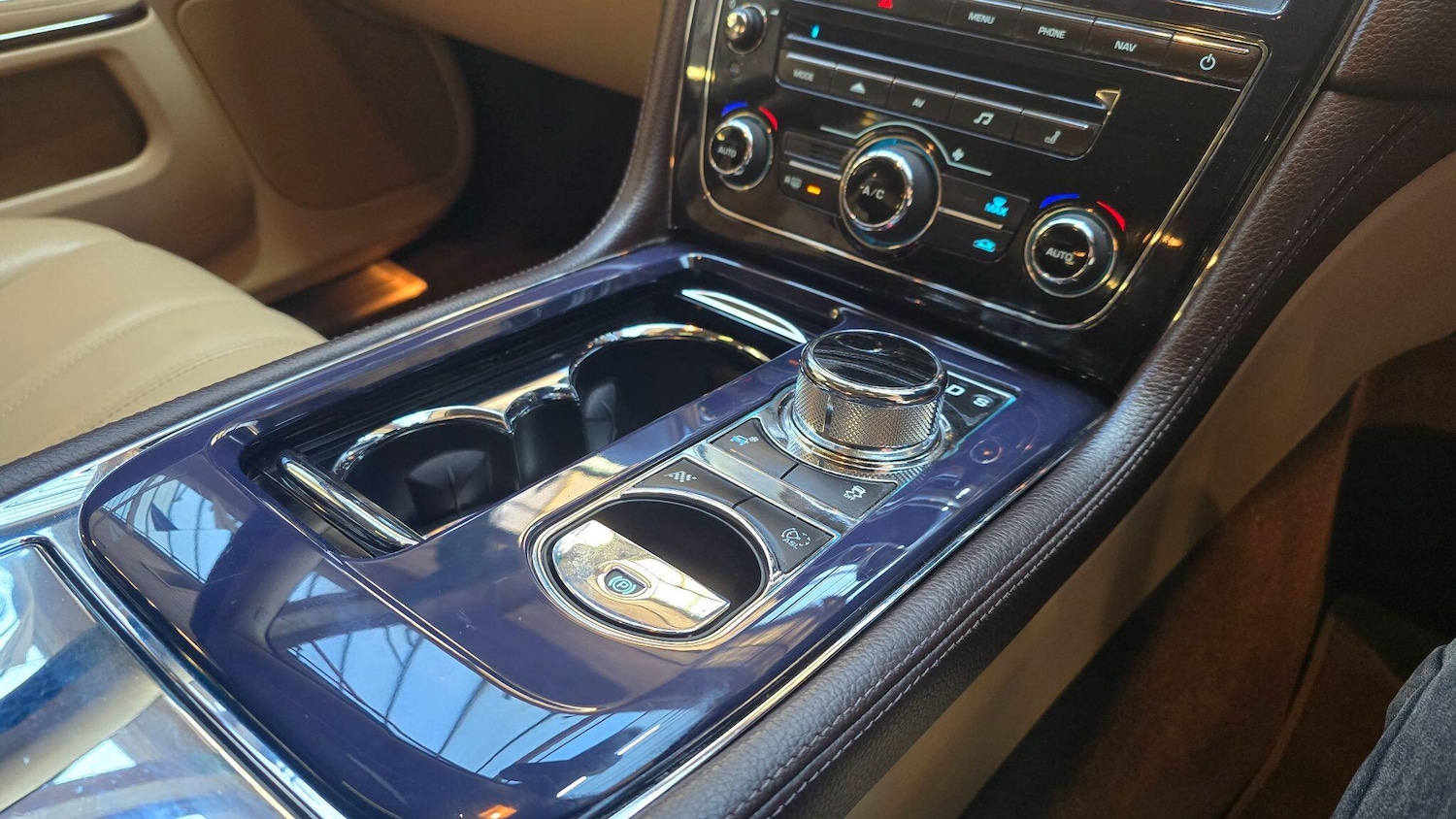 Used Jaguar XJ 2025 for sale - 77351554: Photo 17