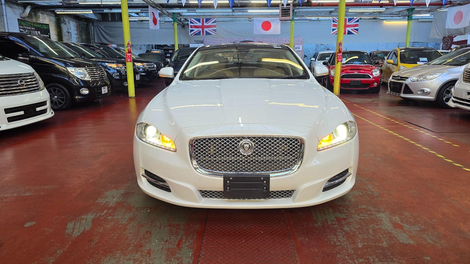 Used Jaguar XJ 2025 for sale - 77351554: Photo 3