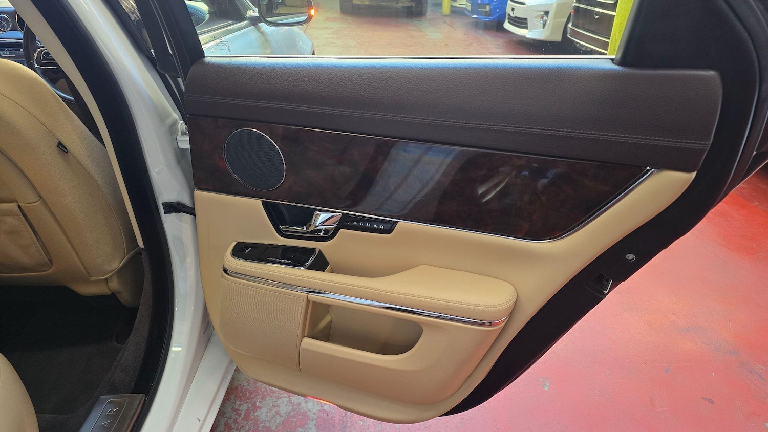 Used Jaguar XJ 2025 for sale - 77351554: Photo 32