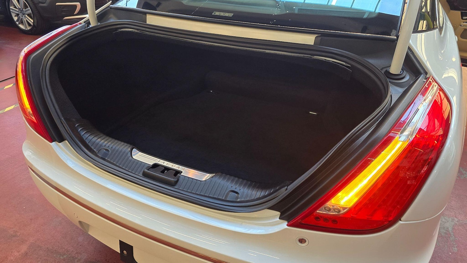 Used Jaguar XJ 2025 for sale - 77351554: Photo 36