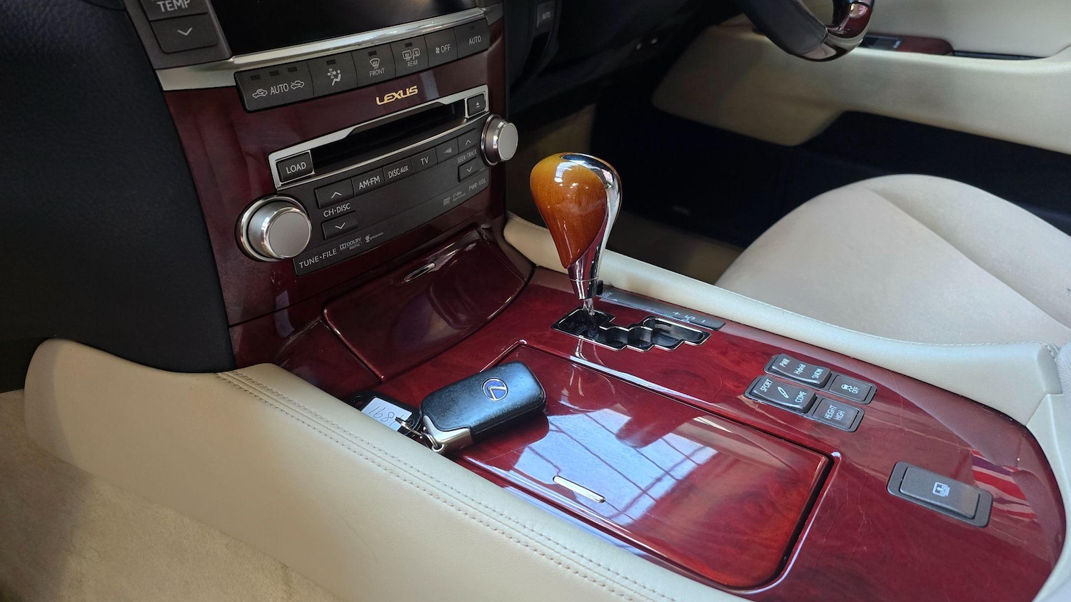 Used Lexus LS 2025 for sale - 77109903: Photo 14