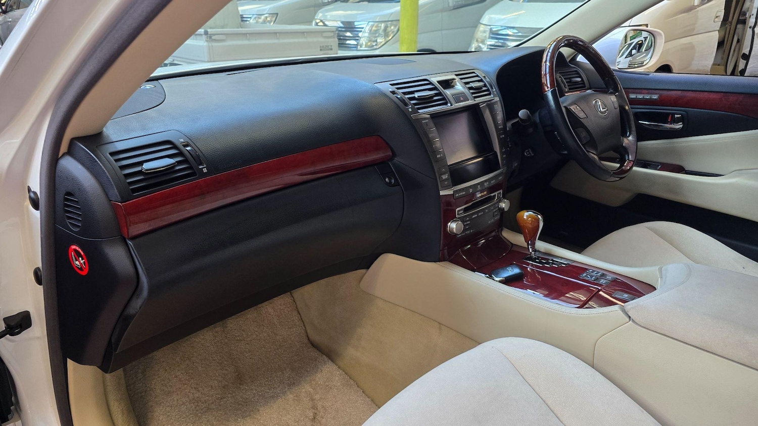 Used Lexus LS 2025 for sale - 77109903: Photo 18