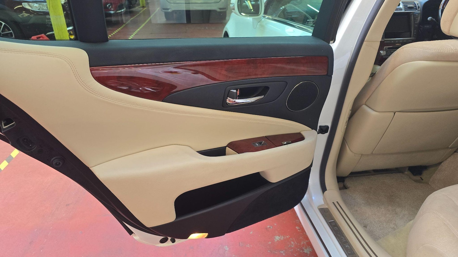 Used Lexus LS 2025 for sale - 77109903: Photo 24