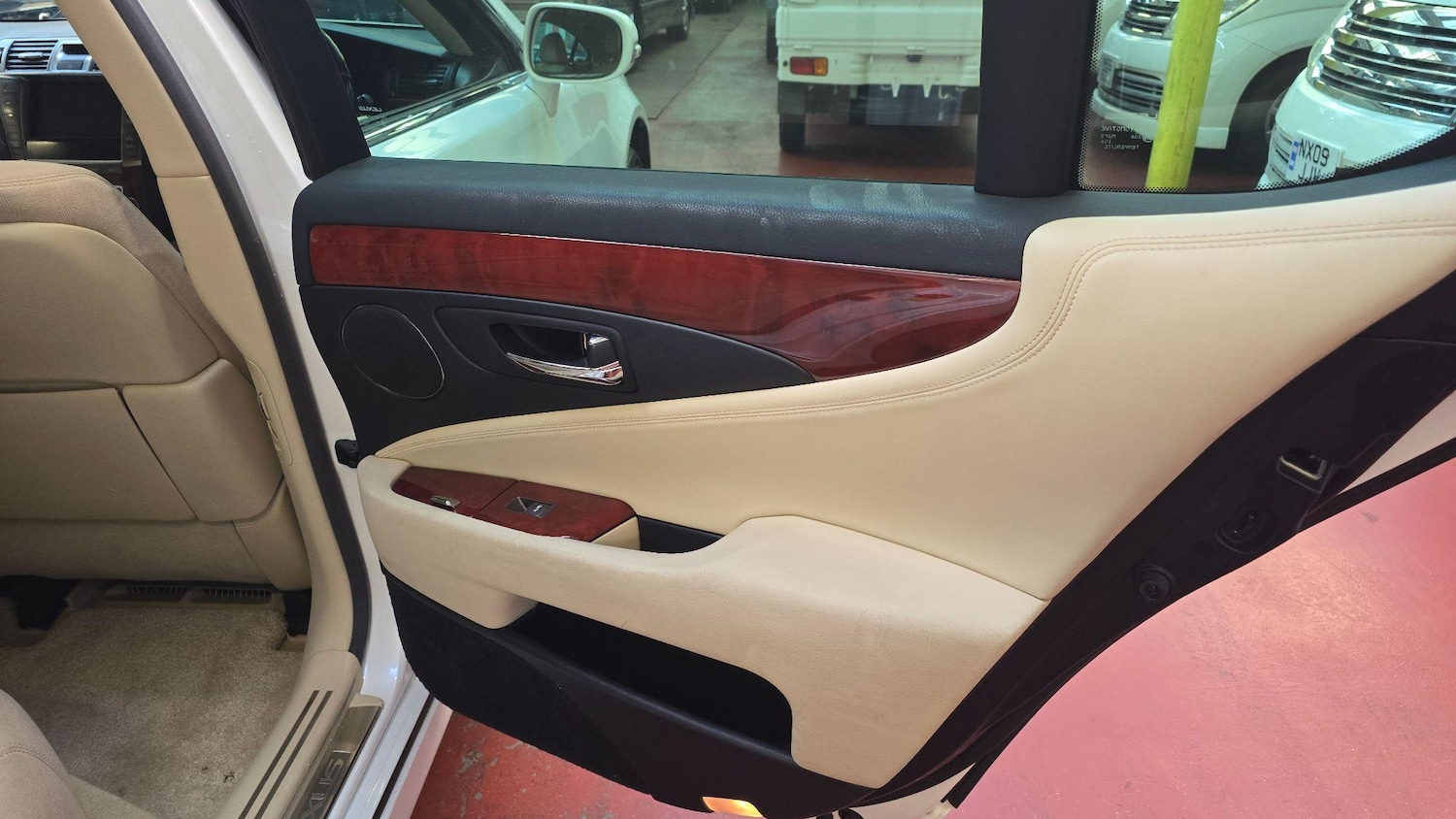 Used Lexus LS 2025 for sale - 77109903: Photo 25