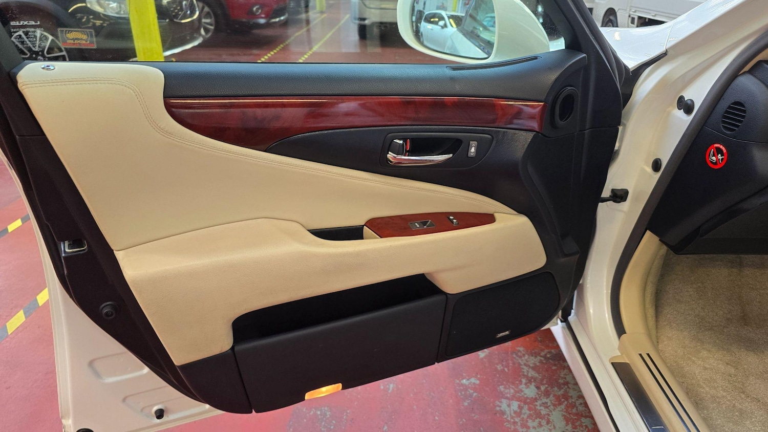 Used Lexus LS 2025 for sale - 77109903: Photo 27