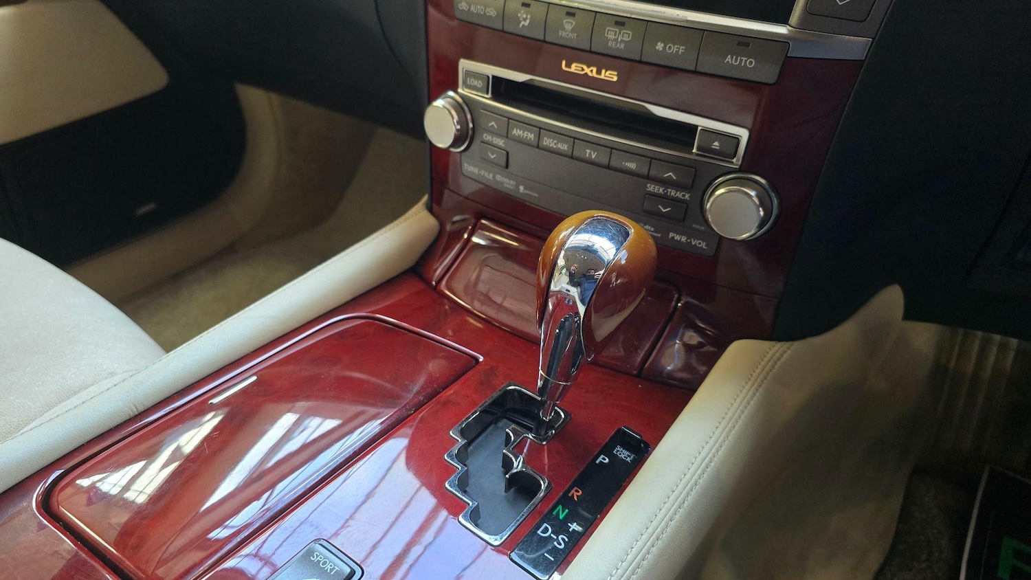 Used Lexus LS 2025 for sale - 77109903: Photo 7