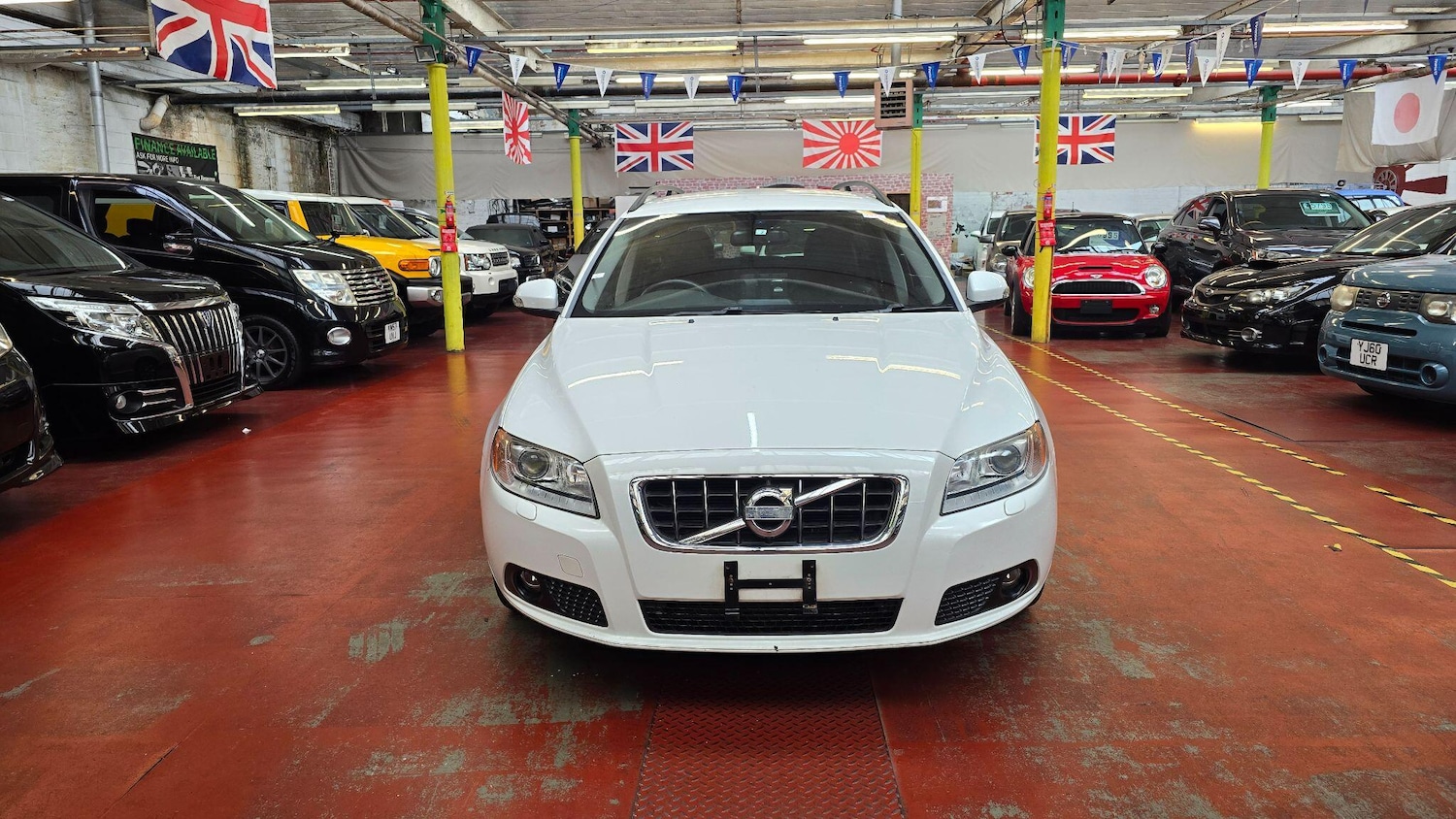 Used Volvo V70 2025 for sale - 76990990: Photo 2