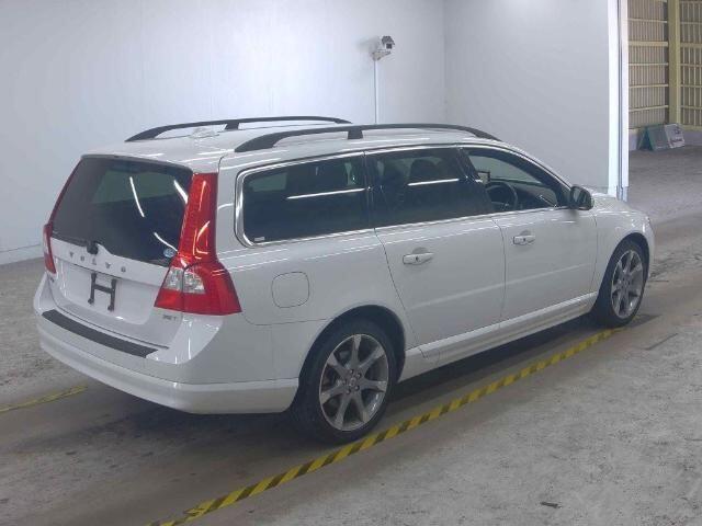 Used Volvo V70 for sale - 76993637: Photo 4
