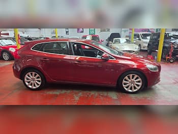 Used Volvo V40 2014 for sale - 79780359: Photo