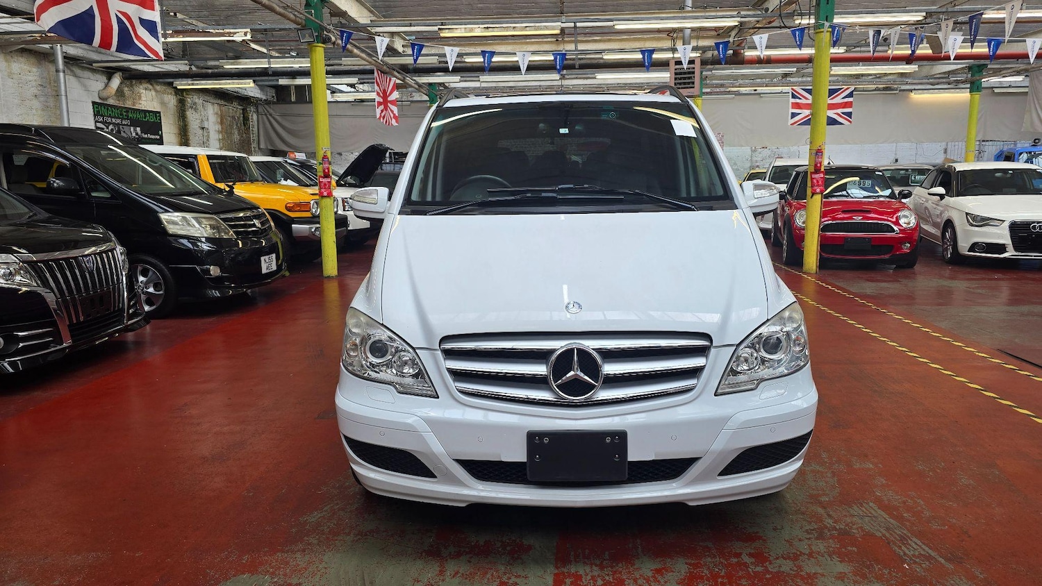 Used Mercedes-Benz V-Class 2025 for sale - 76996214: Photo 2