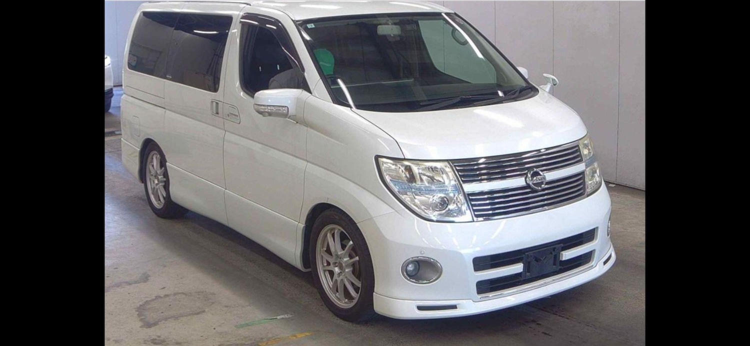 Used Nissan Elgrand for sale - 76988142: Photo 2