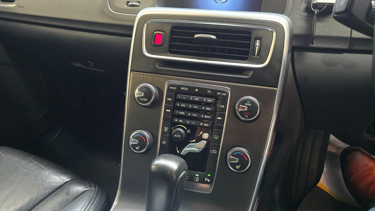 Used Volvo V60 2025 for sale - 76992087: Photo 10