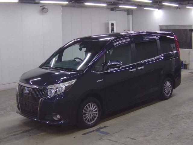 Used Toyota Voxy for sale - 76996930: Photo 4