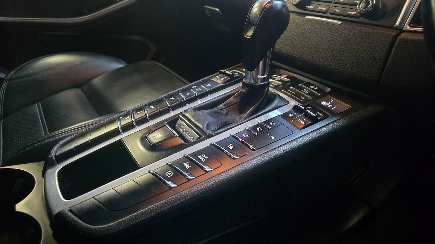 Used Porsche Macan 2018 for sale - 77386496: Photo 19