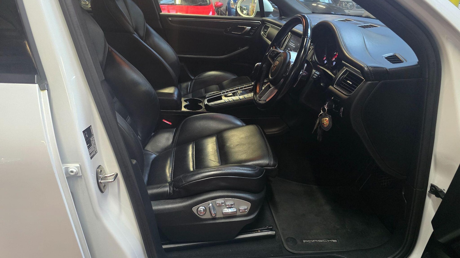 Used Porsche Macan 2018 for sale - 77386496: Photo 21