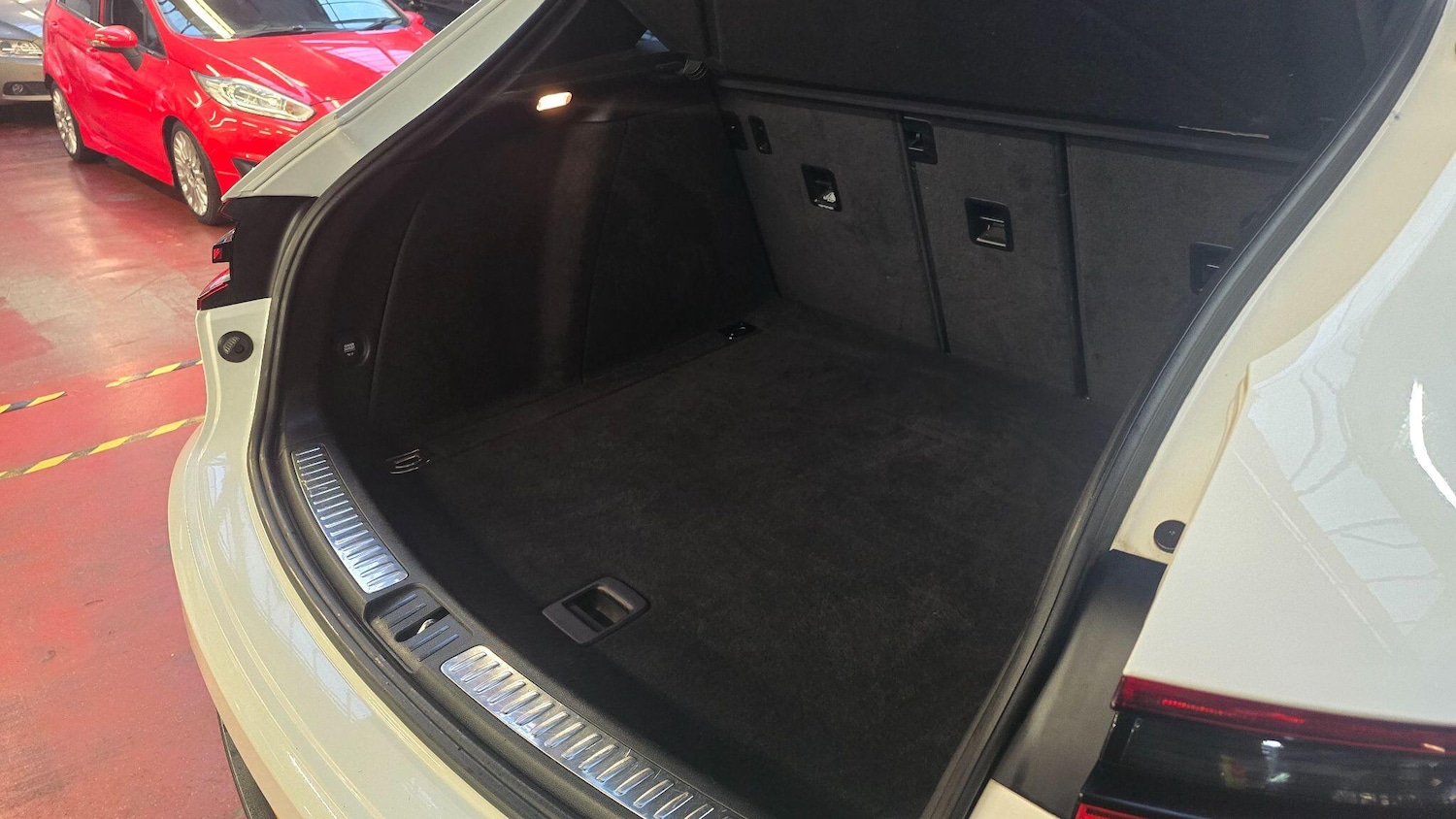 Used Porsche Macan 2018 for sale - 77386496: Photo 35