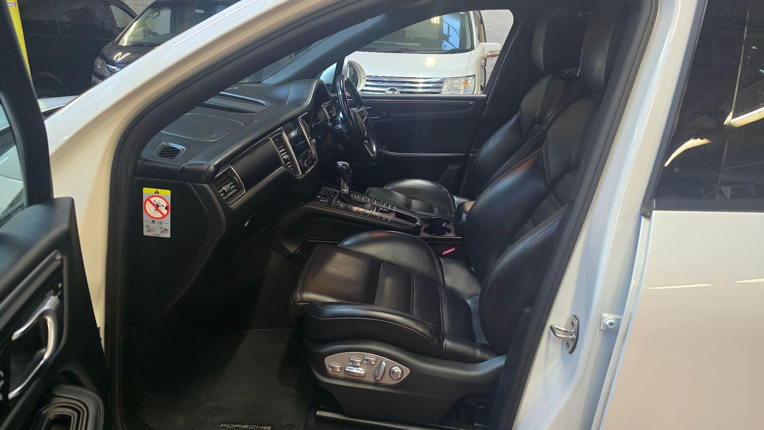 Used Porsche Macan 2018 for sale - 77386496: Photo 5