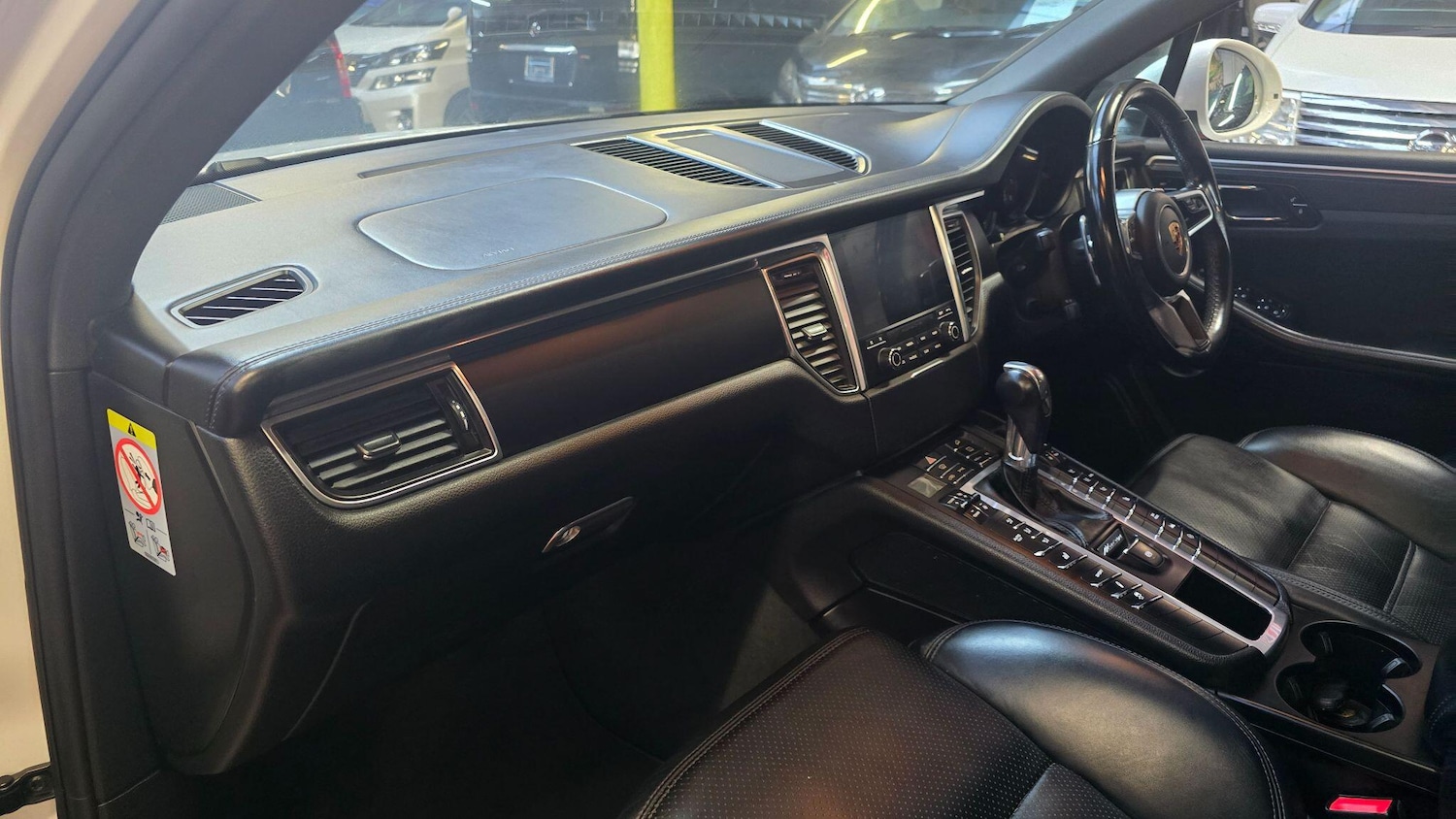 Used Porsche Macan 2018 for sale - 77386496: Photo 8