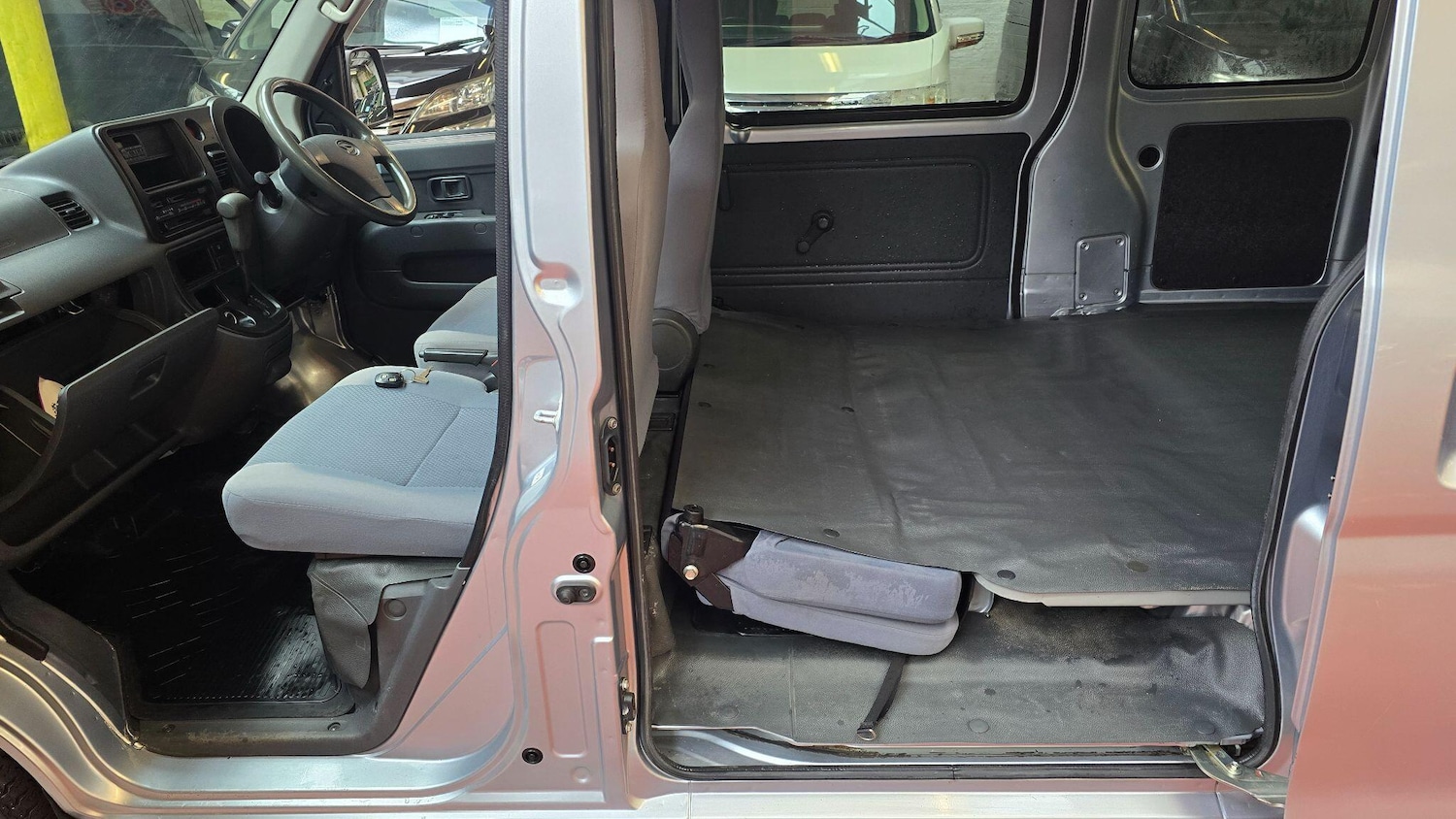 Used Daihatsu Hijet for sale - 77396235: Photo 12