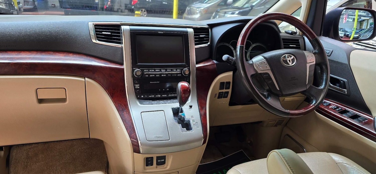 Used Toyota Vellfire 2022 for sale - 77109522: Photo 4