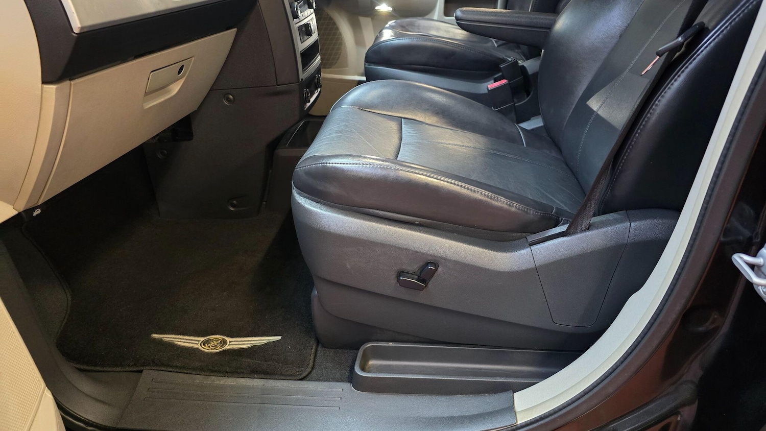 Used Chrysler Grand Voyager for sale - 77808745: Photo 18