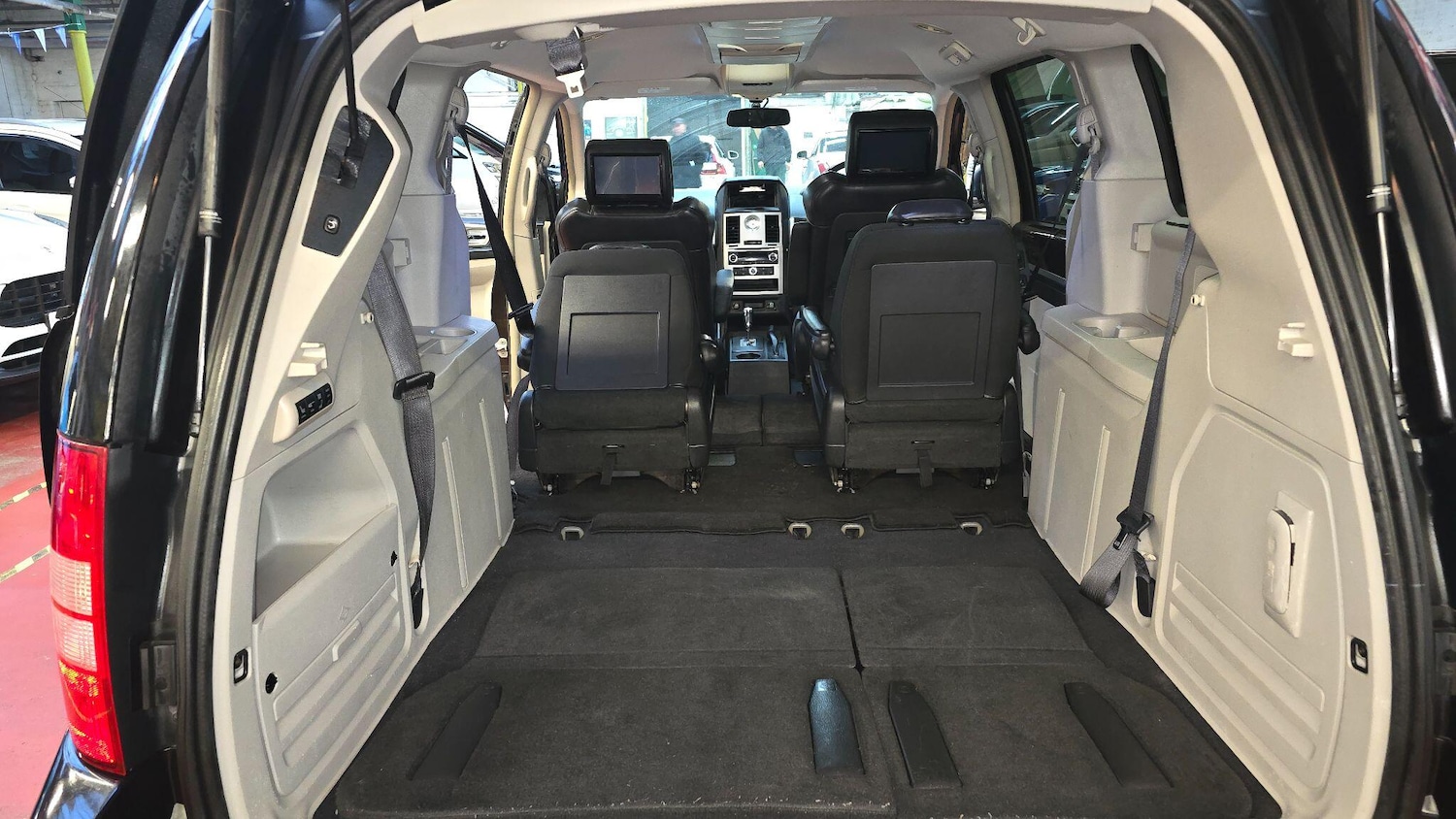 Used Chrysler Grand Voyager for sale - 77808745: Photo 30