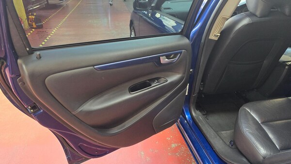 Used Volvo V70 for sale - 75153339: Photo 17