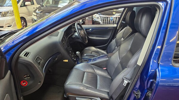 Used Volvo V70 for sale - 75153339: Photo 5