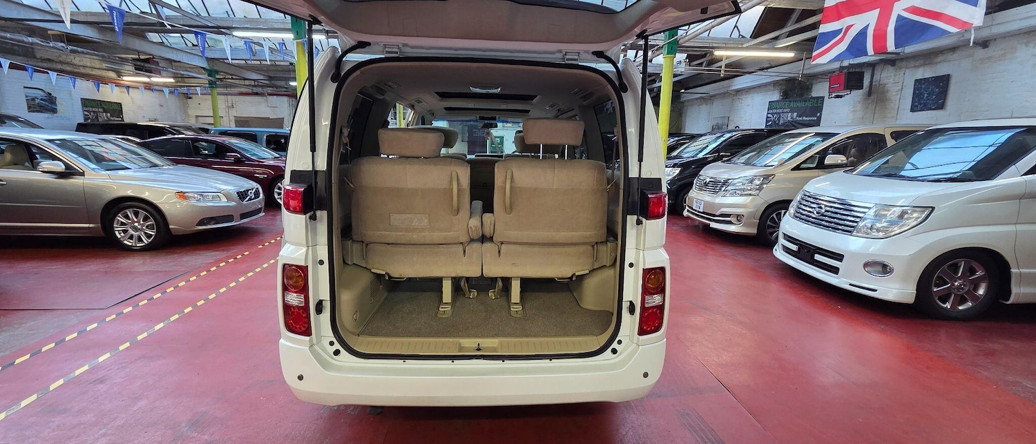 Used Nissan Elgrand 2018 for sale - 76936475: Photo 15