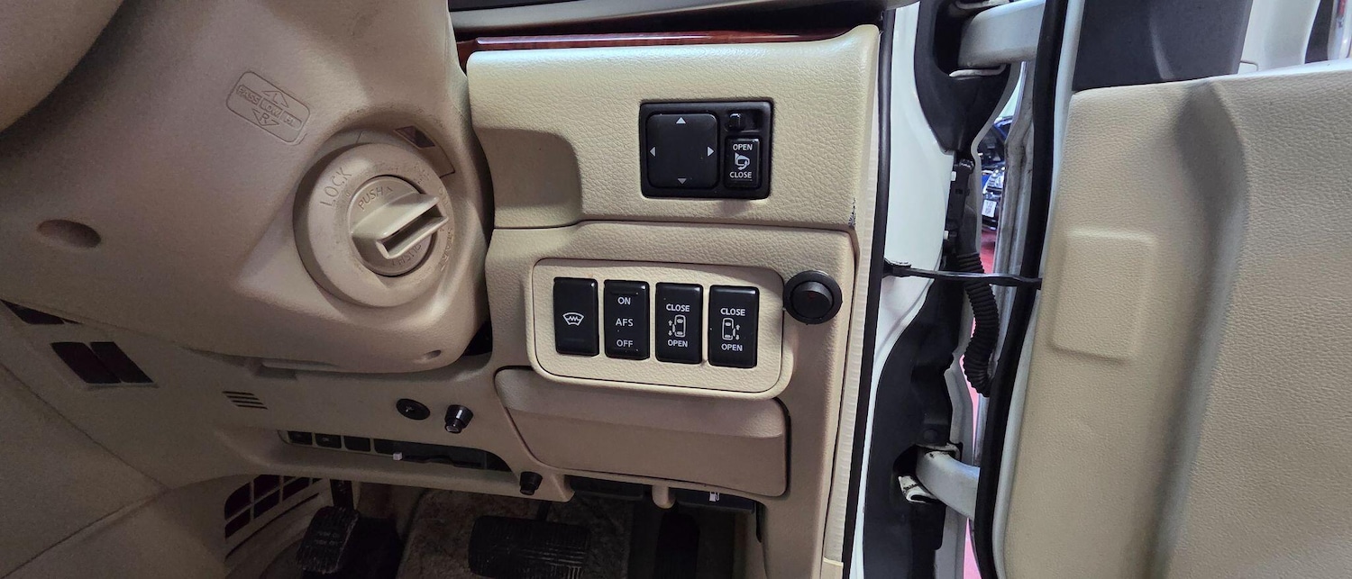 Used Nissan Elgrand 2018 for sale - 76936475: Photo 19