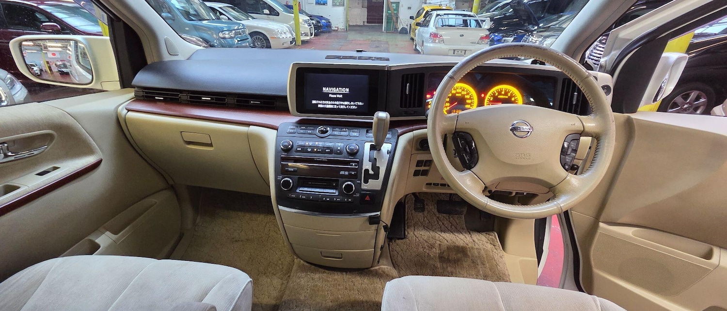 Used Nissan Elgrand 2018 for sale - 76936475: Photo 21