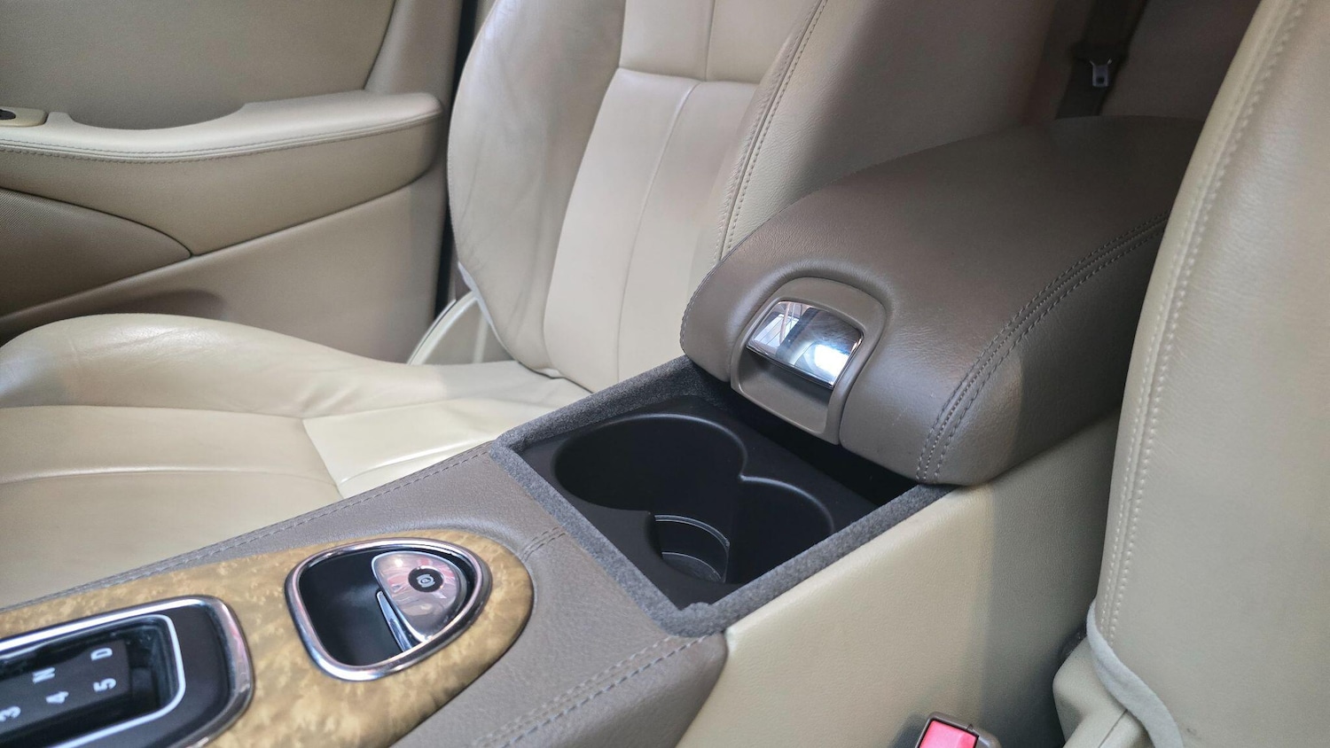 Used Jaguar S-Type 2025 for sale - 76987924: Photo 14