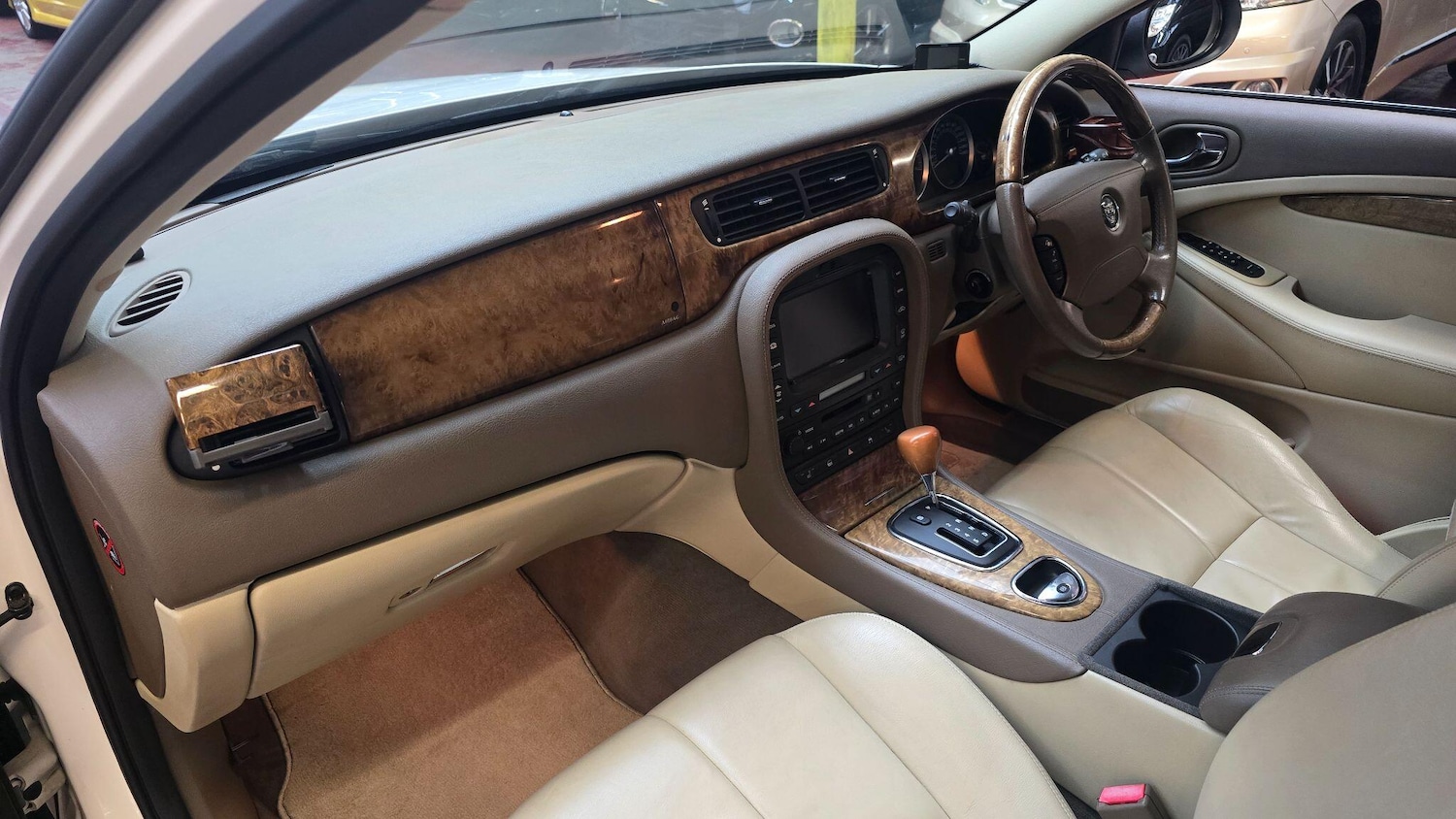 Used Jaguar S-Type 2025 for sale - 76987924: Photo 15