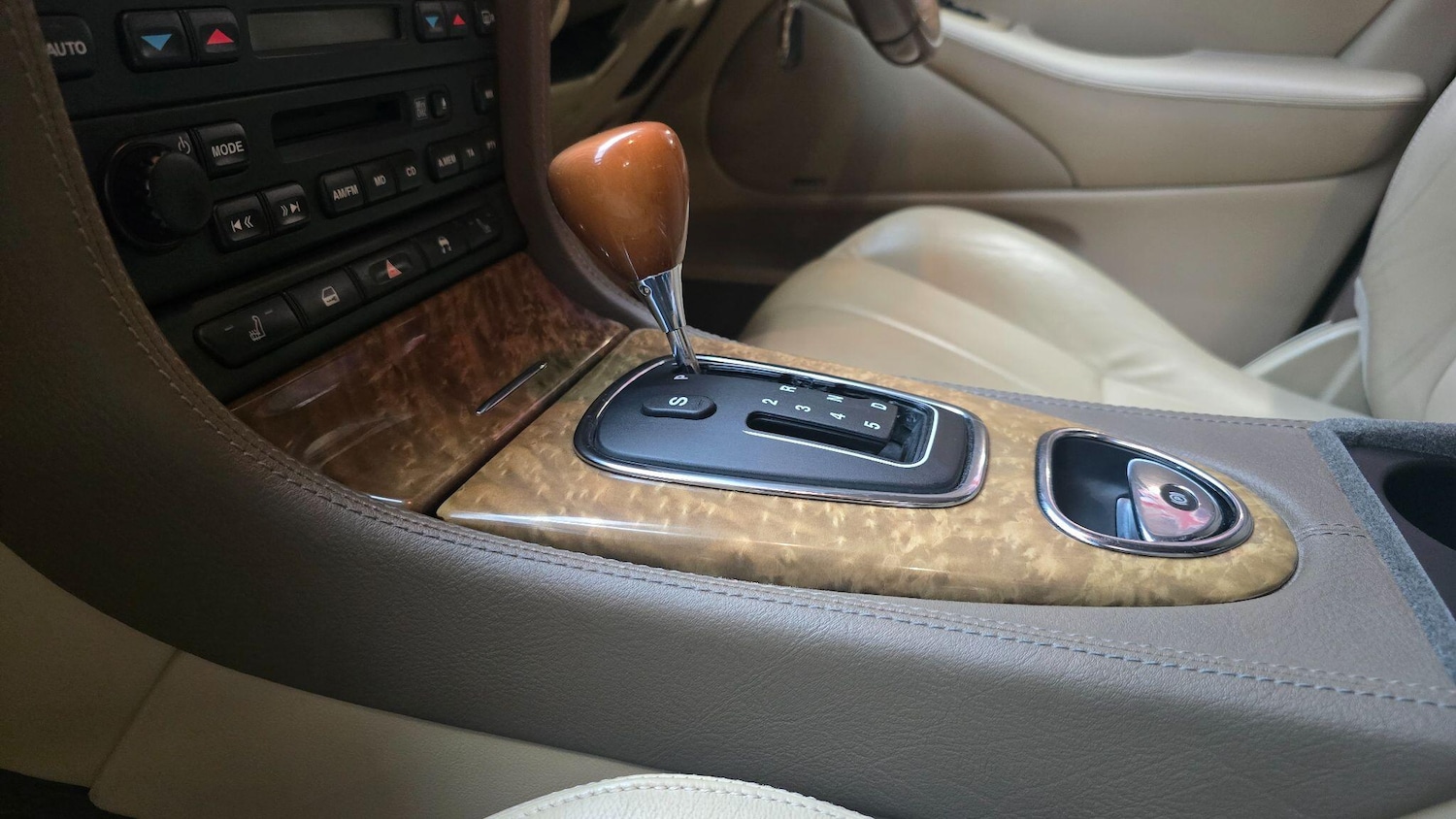 Used Jaguar S-Type 2025 for sale - 76987924: Photo 21