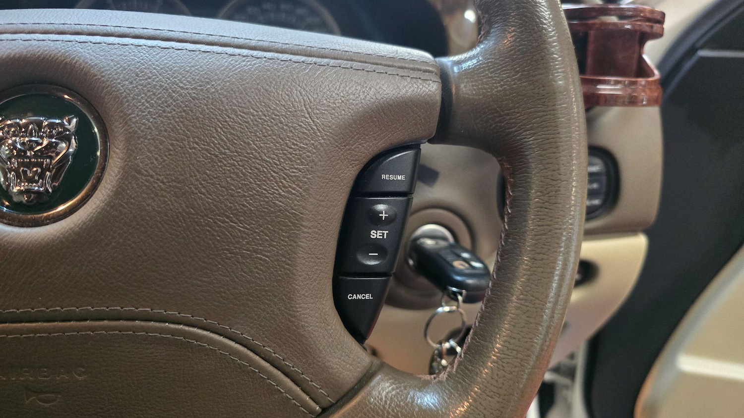 Used Jaguar S-Type 2025 for sale - 76987924: Photo 6