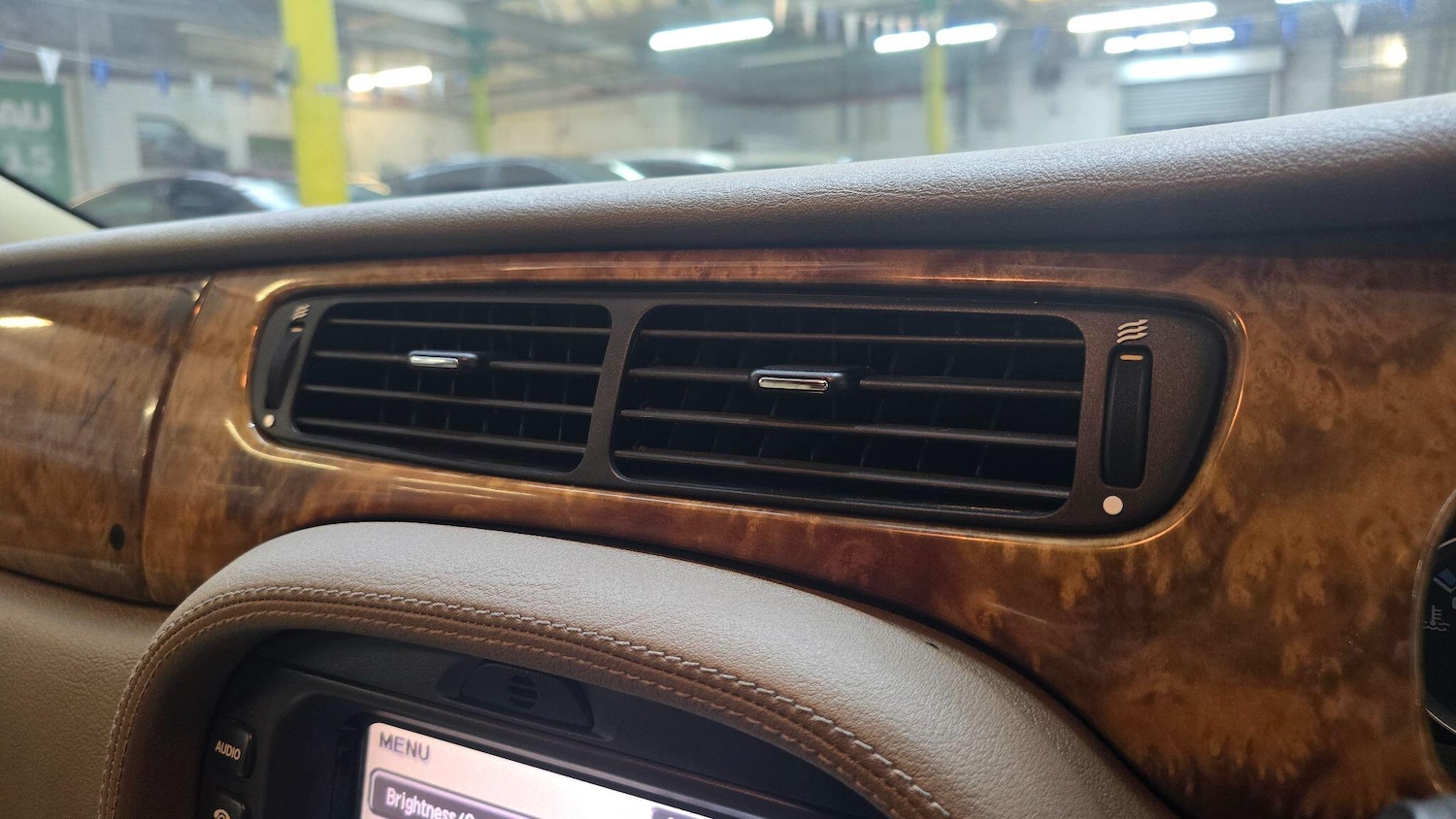 Used Jaguar S-Type 2025 for sale - 76987924: Photo 9