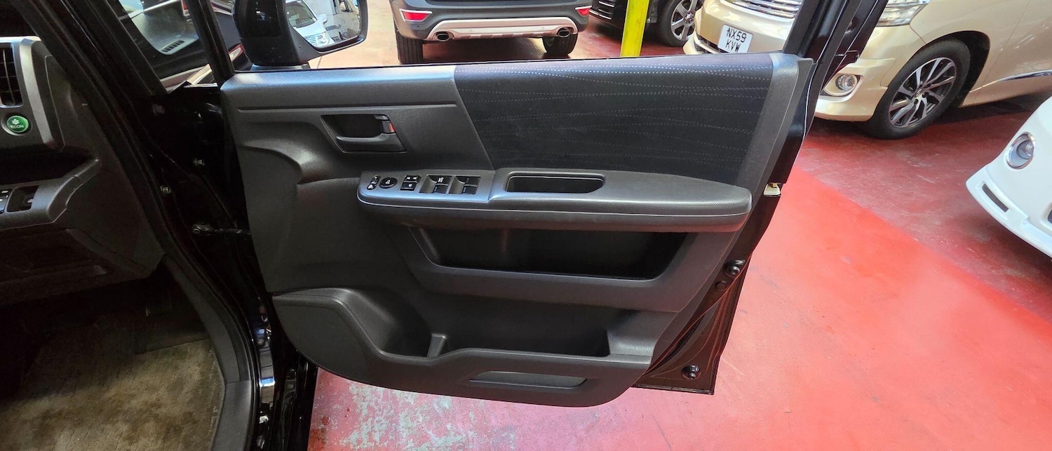 Used Honda Stepwagon 2023 for sale - 77852886: Photo 13