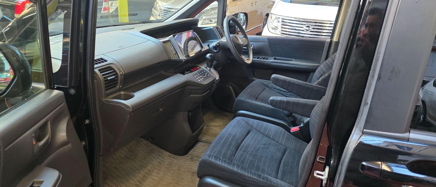 Used Honda Stepwagon 2023 for sale - 77852886: Photo 6