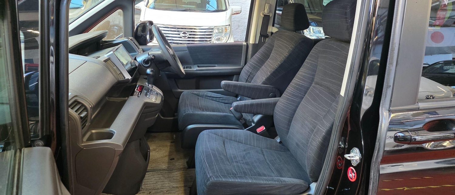 Used Honda Stepwagon 2023 for sale - 77852886: Photo 7