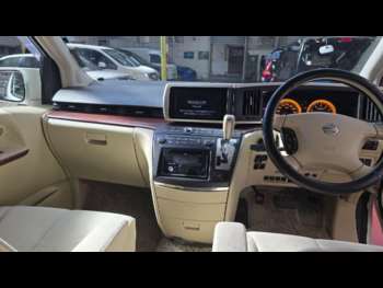 Used Nissan Elgrand 2005 for sale - 74521576: Photo