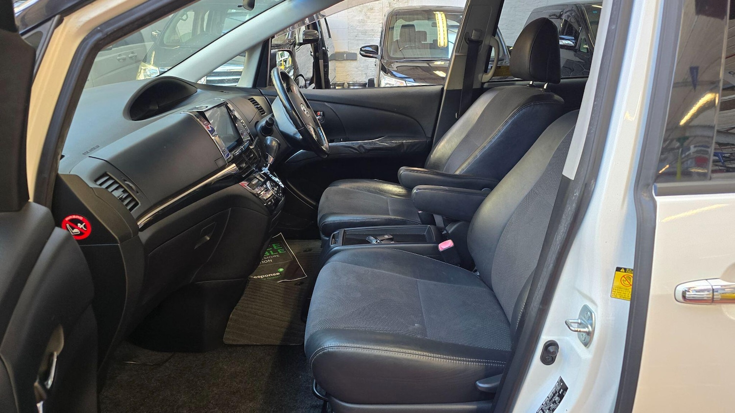 Used Toyota Estima for sale - 75609463: Photo 12