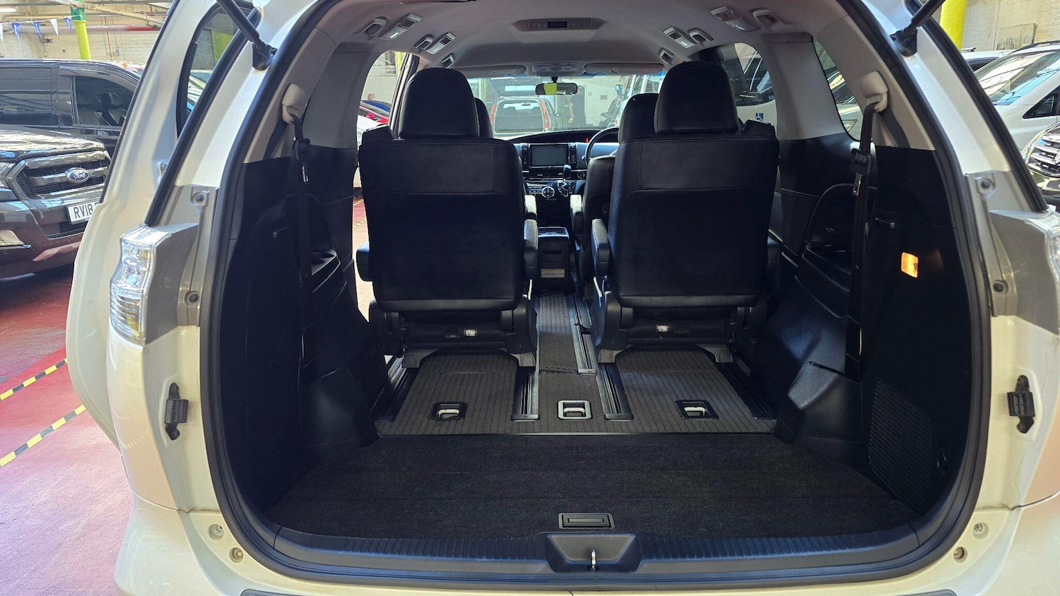 Used Toyota Estima for sale - 75609463: Photo 18