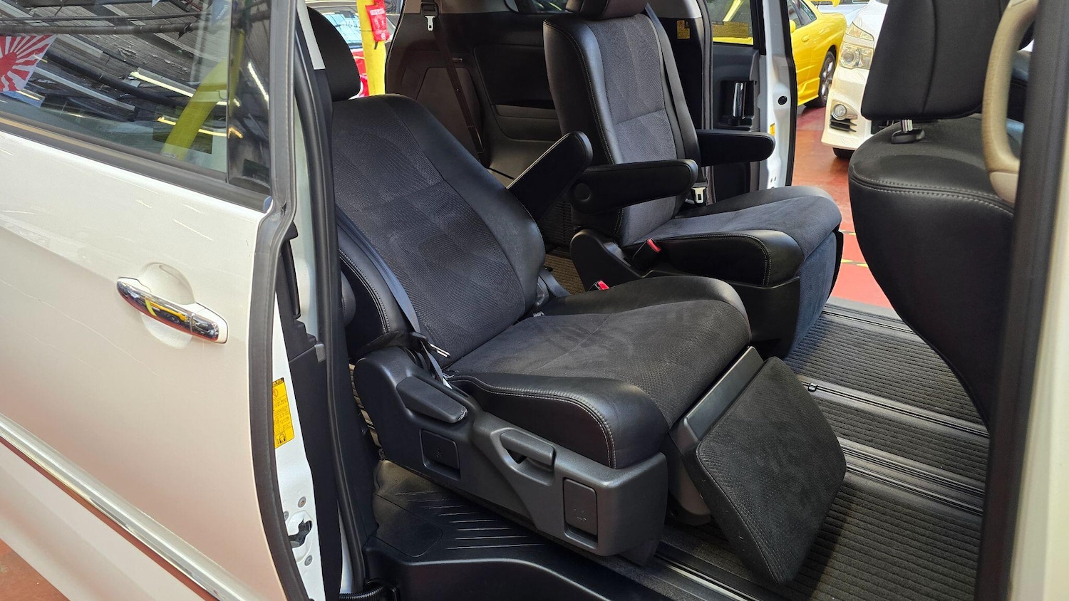 Used Toyota Estima for sale - 75609463: Photo 7