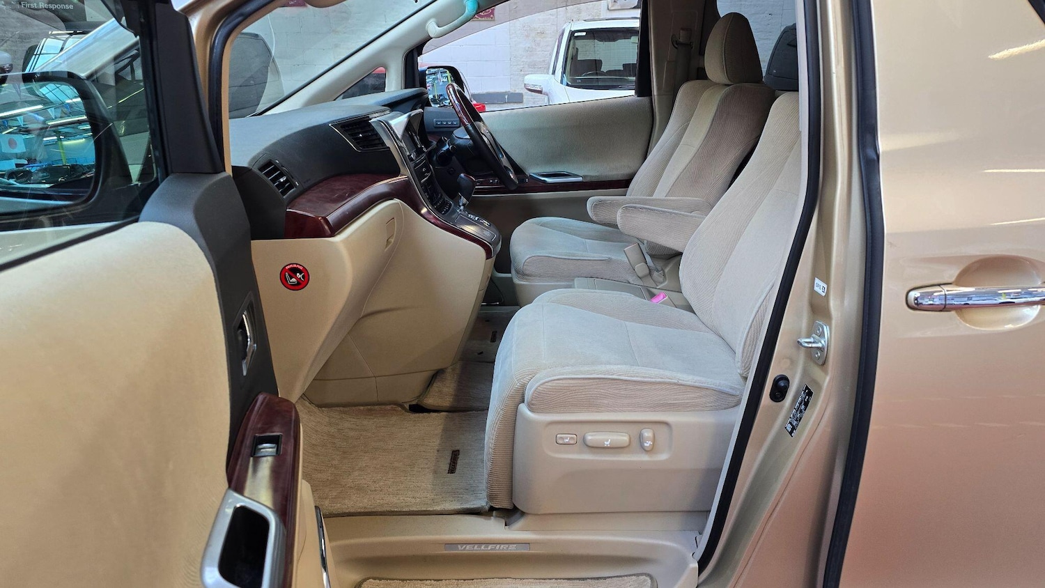 Used Toyota Vellfire 2021 for sale - 77109524: Photo 14