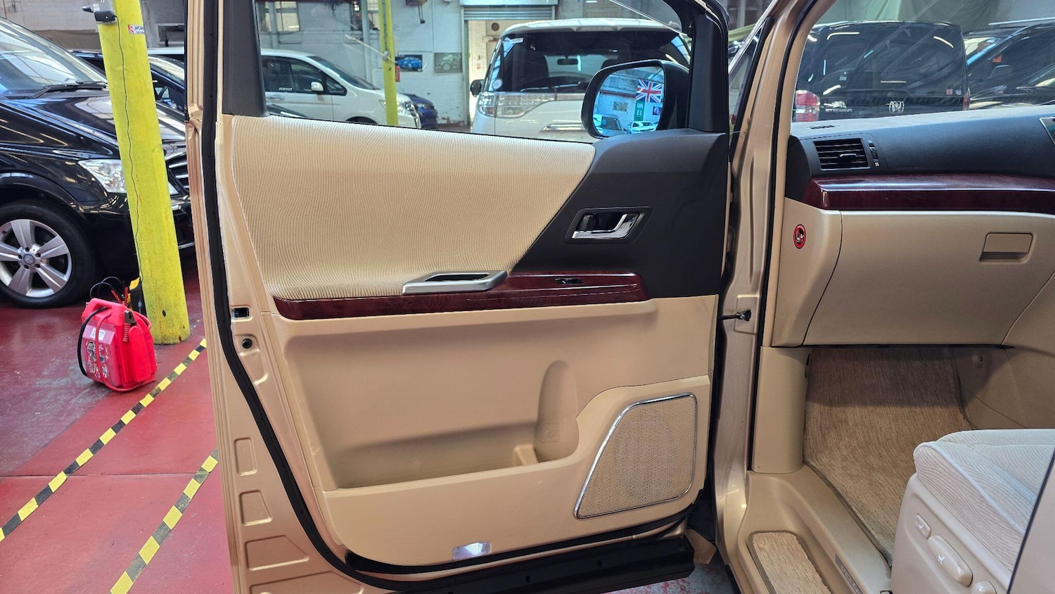 Used Toyota Vellfire 2021 for sale - 77109524: Photo 18