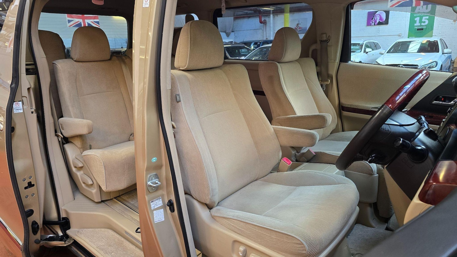 Used Toyota Vellfire 2021 for sale - 77109524: Photo 3