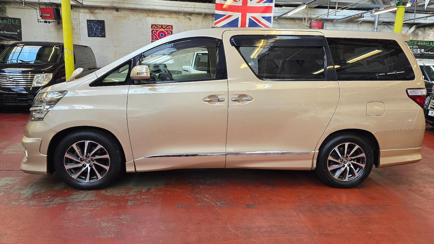 Used Toyota Vellfire 2021 for sale - 77109524: Photo 32