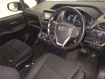 Used Toyota Voxy 2015 for sale - 76996860: Photo