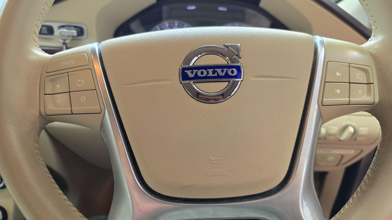 Used Volvo V70 for sale - 76214899: Photo 11